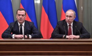 Медведев ушёл, дав Путину возможность принимать «все необходимые решения»