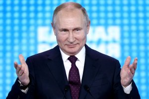 WP: пока Трамп сыплет твитами и угрозами, Путин действует