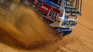 Второй титул Каргинова и серебро Карякина: «Дакар» завершился триумфом «КамАЗа» и российских гонщиков