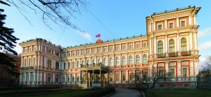 ЗакС Санкт-Петербурга проверяет деятельность федерации профсоюзов города