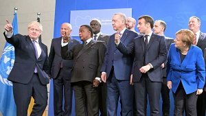 Организаторы конференции по Ливии потеряли Путина перед церемонией совместного фотографирования