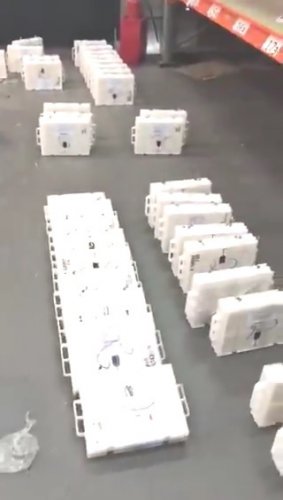 «Новая газета» Слитки общества. Куда и зачем могли везти золото, попавшее на запись из таможенного терминала Внуково