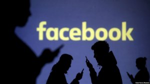 Facebook признался в «слежке» за пользователями