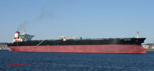 У берегов ОАЭ загорелся танкер