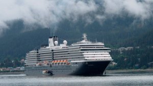Круизному судну MS Westerdam разрешили зайти в порт после отказа пяти стран