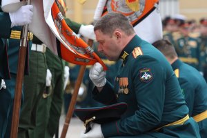 Большие пенсии военных пенсионеров, которым всего 40 лет. Истинные причины и цена такого подарка