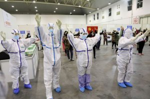СМИ сообщили о смерти от коронавируса главы госпиталя в Ухане