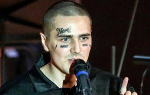 Сын Порошенко в годовщину "майдана" спел на концерте с Face в Лондоне