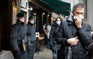 Число заразившихся коронавирусом в Италии приблизилось к 300