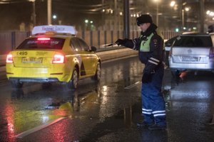 [Цифры] Российских водителей оштрафовали на 106 миллиардов рублей за год, в том числе 82,7 млрд - камеры, 20,2 млрд - инспекторы