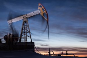 Стоимость фьючерса на нефть марки Brent с поставкой в мае 2020 года на бирже ICE в Лондоне снизилась более чем на 4% - до $49,66 за баррель, свидетельствуют данные торгов на 12:31 МСК