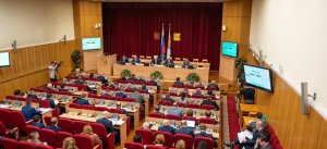 Вятские депутаты разрешили себе голосовать за Конституцию с Канар