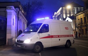 В Москве госпитализировали 24 человека после контакта с зараженным коронавирусом. Всего выявлено свыше 100 человек, контактировавших с больным москвичом