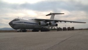 В сети сообщают о приземлении нескольких военных транспортников Ил-76 на базе «Хмеймим»