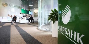Сбербанк назвал пользователей чековых книжек жителями каменного века