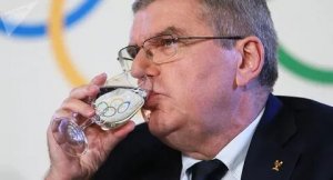 В ответ на обвинение МОК в том, что подписи Родченкова поддельны, организацией было представлено письменное заявление с его подписью, в котором говорится, что предыдущие подписи тоже настоящие