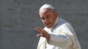 Папа Римский призвал молодежь проживать жизнь, а не готовить отчет о ней в соцсетях
