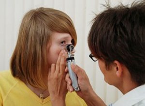 [Жить стало лучше, жить стало веселее] В Москве чиновники отказались продлить инвалидность девочке с одним глазом