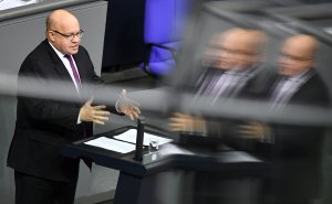 Министр экономики ФРГ допустил национализацию компаний из-за вируса