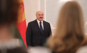 Лукашенко сказал, что Россия «вся полыхает от коронавируса». Кабмин РФ ему ответил
