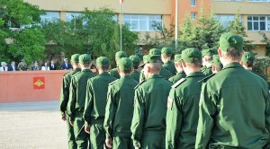 Призывники смогут воспользоваться каникулами по ипотеке в течение срока службы в армии - глава думского комитета Аксаков