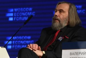 Эксперт: В Киеве ждут, что Москва поможет средствами борьбы с коронавирусом (Политолог Михаил Погребинский прокомментировал ситуацию в незалежной, где получает свое распространение болезнь)