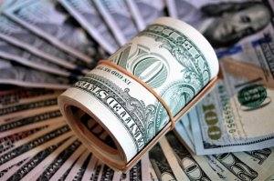 Из-за дефолтов бизнеса доллар взлетит на новую высоту
