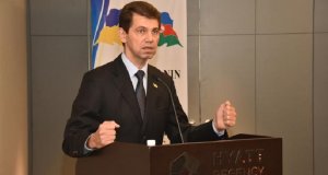 Посол Украины в Латвии пообещал уничтожить украинскую диаспору за «пророссийские настроения»