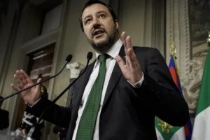 Бывший вице-премьер Италии пригрозил выходом из ЕС из-за пандемии коронавируса