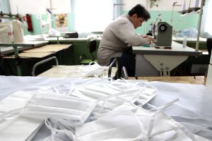 В России разрешат производить медицинские маски без лицензии