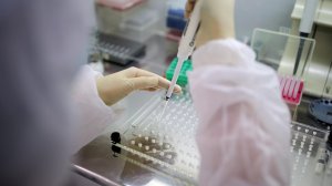 Успеть за 30 минут: выявлять коронавирус в России будут за полчаса с точностью до 100%   (Тестирование новейшей экспресс-системы диагностики SARS-CoV-2 стартует в апреле)
