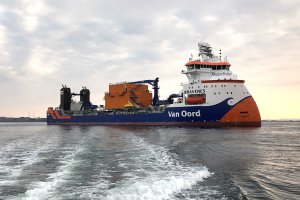 Пока “Академик Черский” в пути, “Северный поток-2” получил новейшее судно