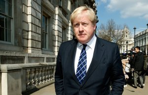 Борис Джонсон помещен в отделение интенсивной терапии