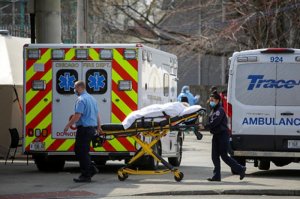 Число умерших за сутки от коронавируса в США побило рекорд