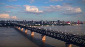 В Китае приняли решение полностью открыть Ухань