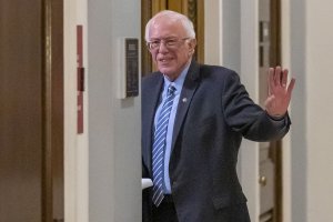 Берни Сандерс снял свою кандидатуру с выборов президента США