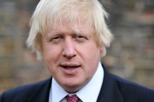 Сравниваем, как из космоса выглядит добыча нефти в России и в США