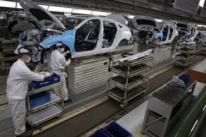 Китайские власти дадут людям деньги на покупку автомобилей