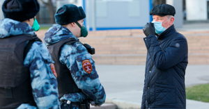 За сутки более 200 инфицированных москвичей нарушили режим самоизоляции