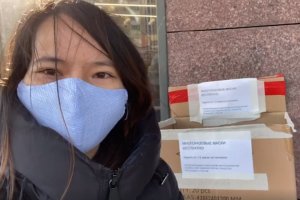 В Москве неизвестные стали оставлять коробки с бесплатными масками
