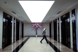 Россияне жалуются на принуждение к увольнению и отпуска без зарплат