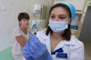 Прививки и коронавирус: что рекомендует Минздрав и советует ВОЗ