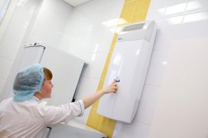 Ростех передал больнице в Коммунарке почти 500 обеззараживателей воздуха