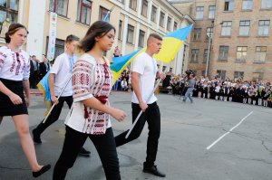 Из хороших украинских детей делают деревянных солдат