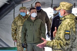 El País: через год после избрания Зеленского на Украине страх перед будущим превалирует над надеждой