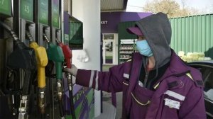 Новак сообщил, что продажи бензина на АЗС в России сократились на 40-50%