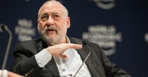 Нобелевский лауреат назвал США страной третьего мира