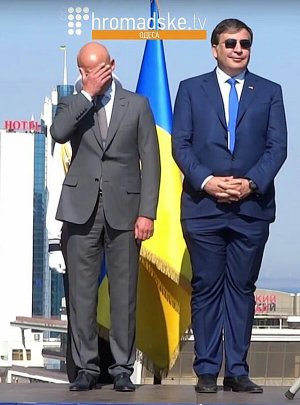 DW (Германия) Грузин Михаил Саакашвили: я за мир с Россией, у Путина нет запаса власти, Зеленский не вор, Порошенко любил деньги (видео 12мин.)
