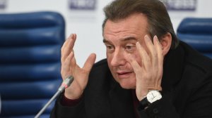 Подальше от "кормушки": Алексей Учитель исключён из списка Фонда кино
