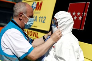 В Испании за сутки из-за коронавируса умерли 288 человек